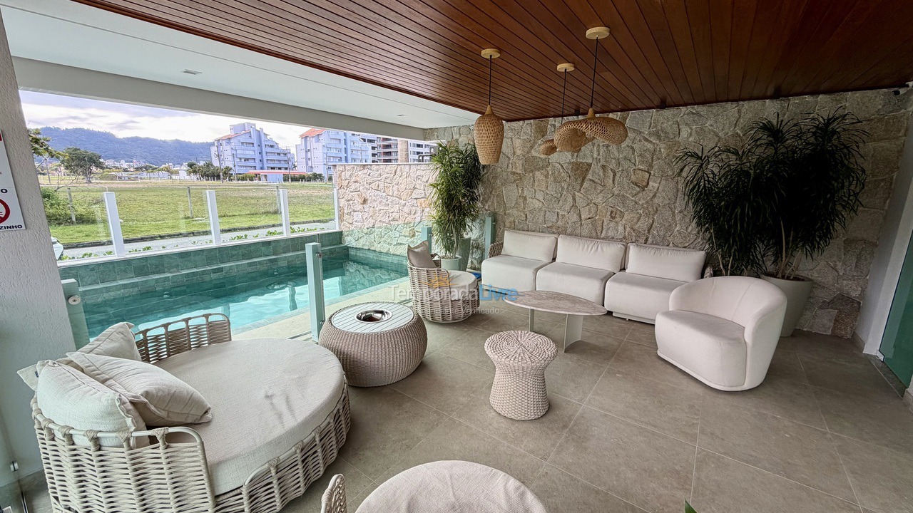 Apartment for vacation rental in Governador Celso Ramos (Praia de Palmas)