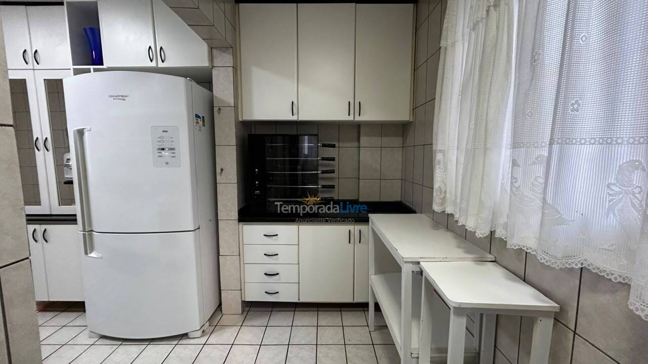 Apartamento para aluguel de temporada em Balneário Camboriú (Praia Central)