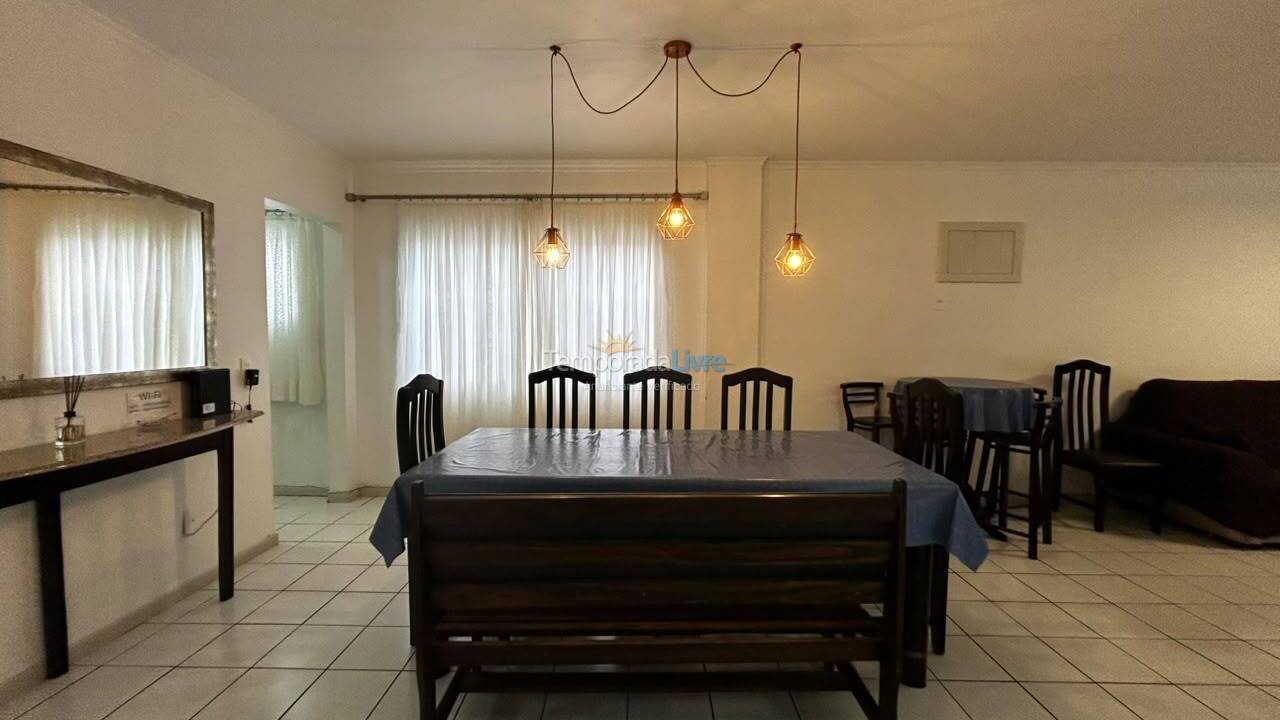 Apartamento para aluguel de temporada em Balneário Camboriú (Praia Central)