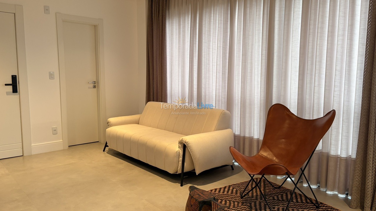 Apartamento para aluguel de temporada em Bombinhas (Canto Grande)