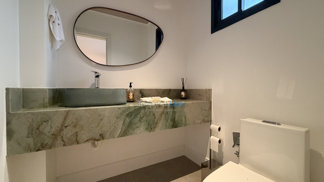 Apartamento para aluguel de temporada em Bombinhas (Canto Grande)