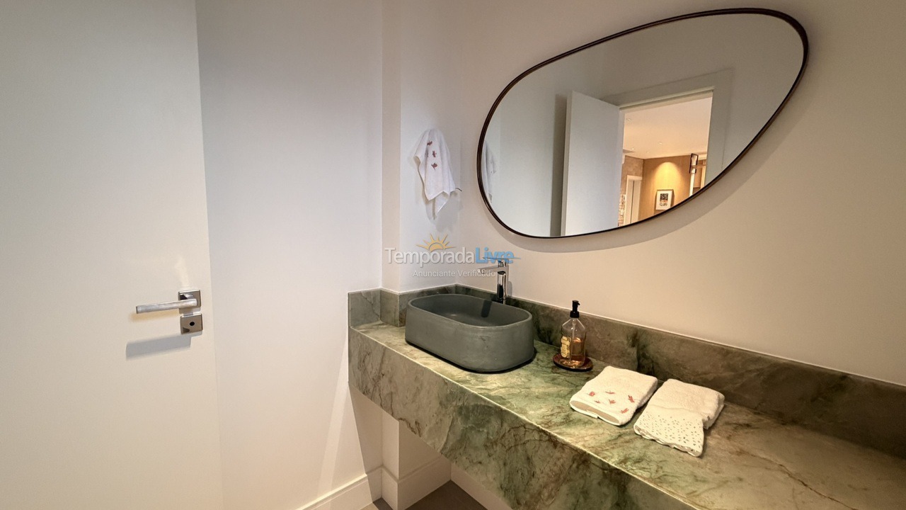 Apartamento para aluguel de temporada em Bombinhas (Canto Grande)