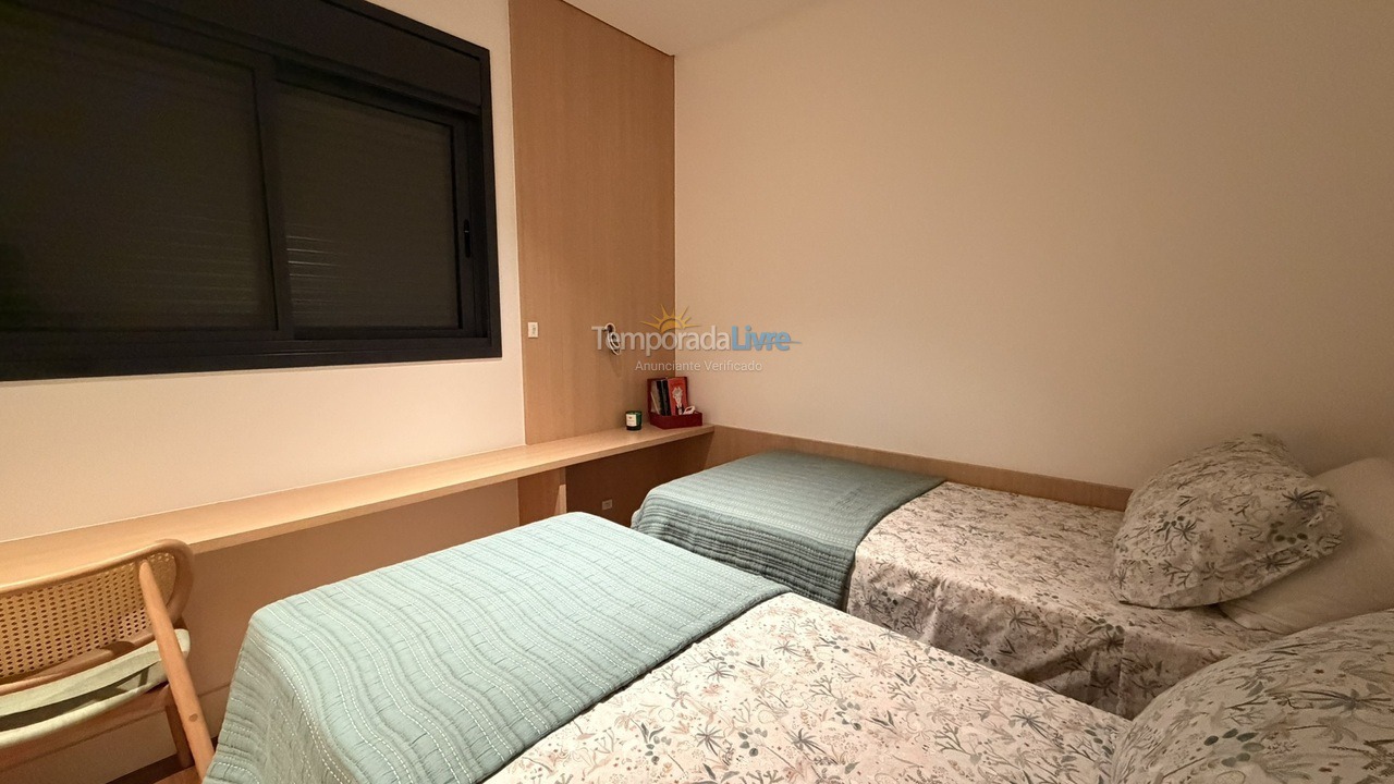 Apartamento para aluguel de temporada em Bombinhas (Canto Grande)