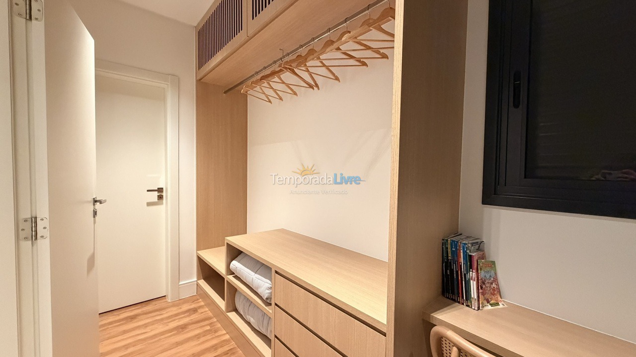 Apartamento para aluguel de temporada em Bombinhas (Canto Grande)