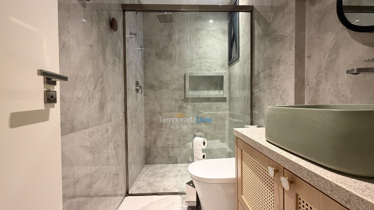 Apartamento para aluguel de temporada em Bombinhas (Canto Grande)