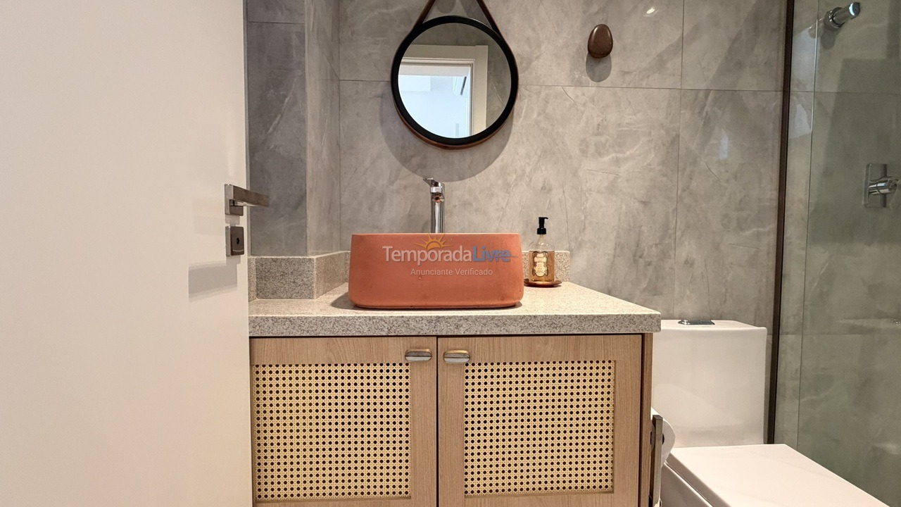Apartamento para aluguel de temporada em Bombinhas (Canto Grande)