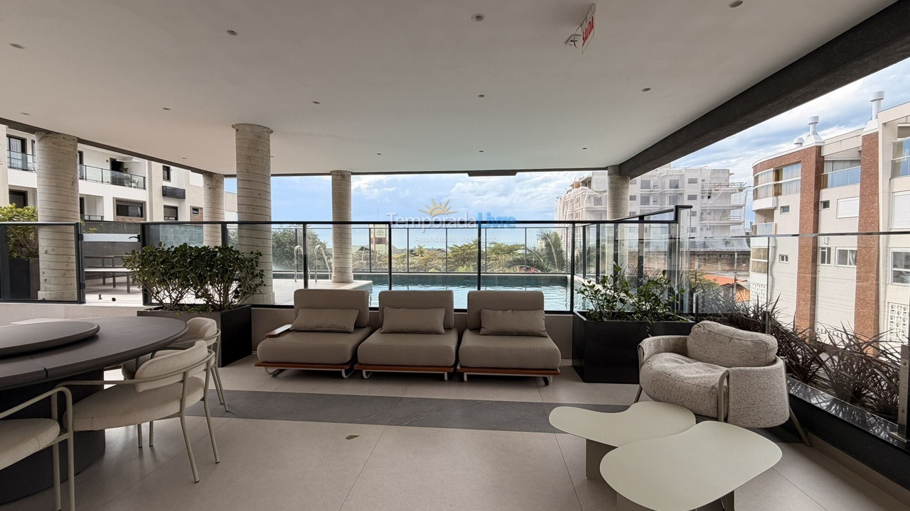 Apartamento para aluguel de temporada em Bombinhas (Canto Grande)