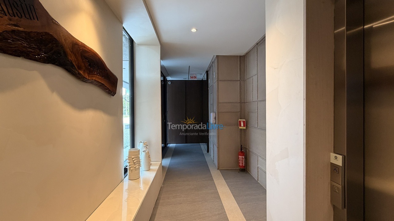 Apartamento para aluguel de temporada em Bombinhas (Canto Grande)