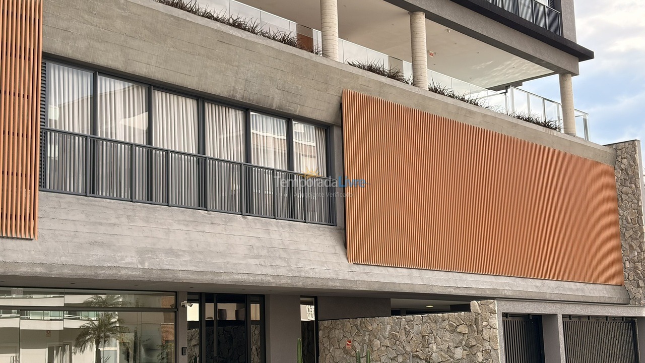 Apartamento para aluguel de temporada em Bombinhas (Canto Grande)