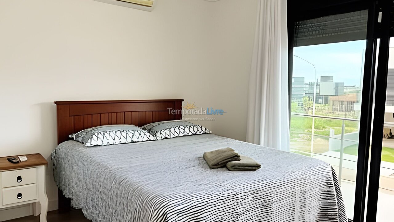 Casa para aluguel de temporada em Florianopolis (Campeche)