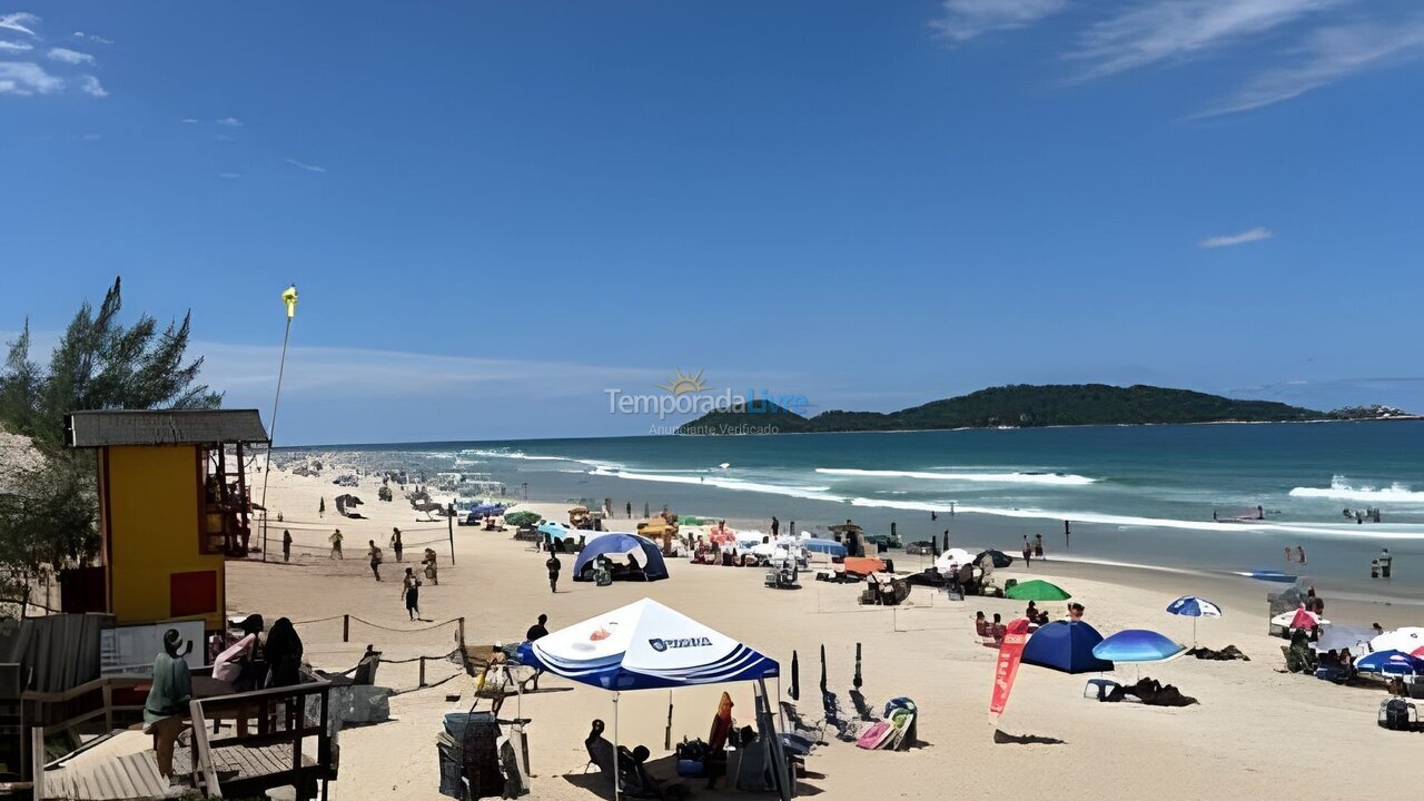Casa para aluguel de temporada em Florianopolis (Campeche)