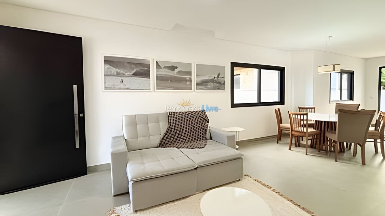 Casa para aluguel de temporada em Florianopolis (Campeche)