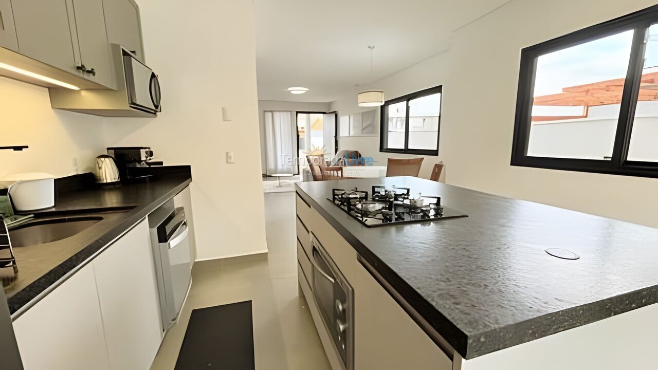 Casa para aluguel de temporada em Florianopolis (Campeche)