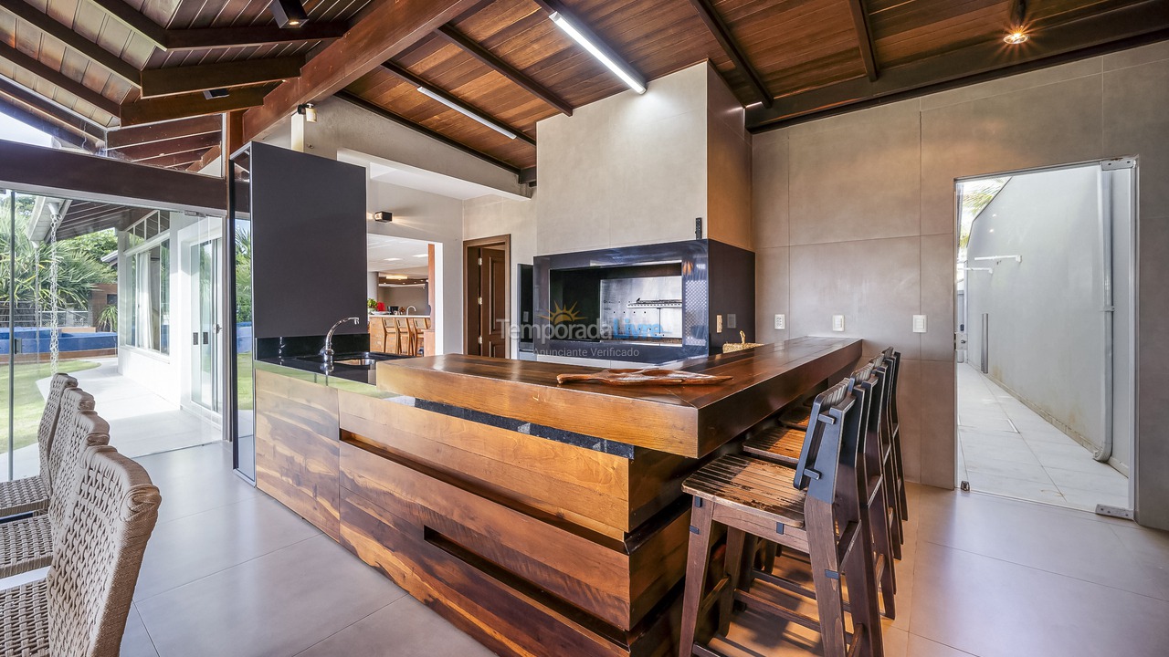 House for vacation rental in Bombinhas (Canto Grande)