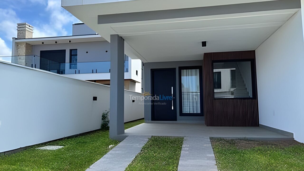 Casa para aluguel de temporada em Florianopolis (Campeche)