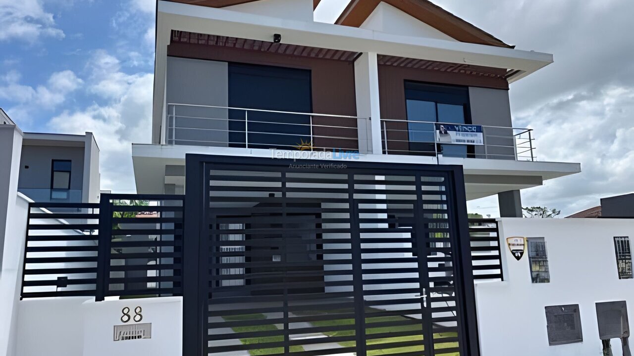 Casa para aluguel de temporada em Florianopolis (Campeche)