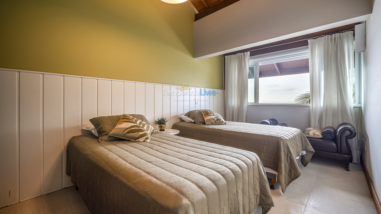 House for vacation rental in Bombinhas (Canto Grande)