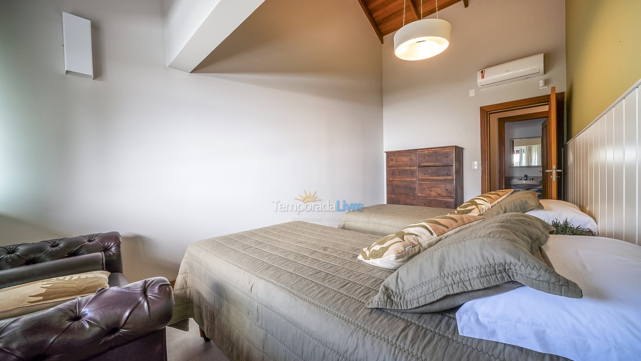 House for vacation rental in Bombinhas (Canto Grande)