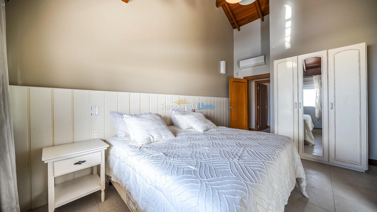 House for vacation rental in Bombinhas (Canto Grande)