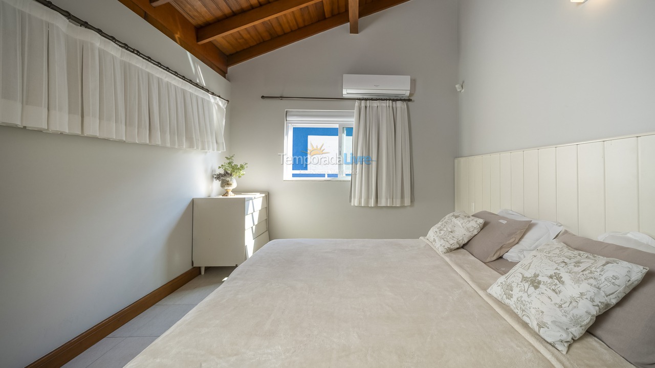 House for vacation rental in Bombinhas (Canto Grande)