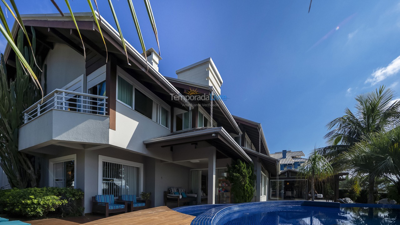 House for vacation rental in Bombinhas (Canto Grande)