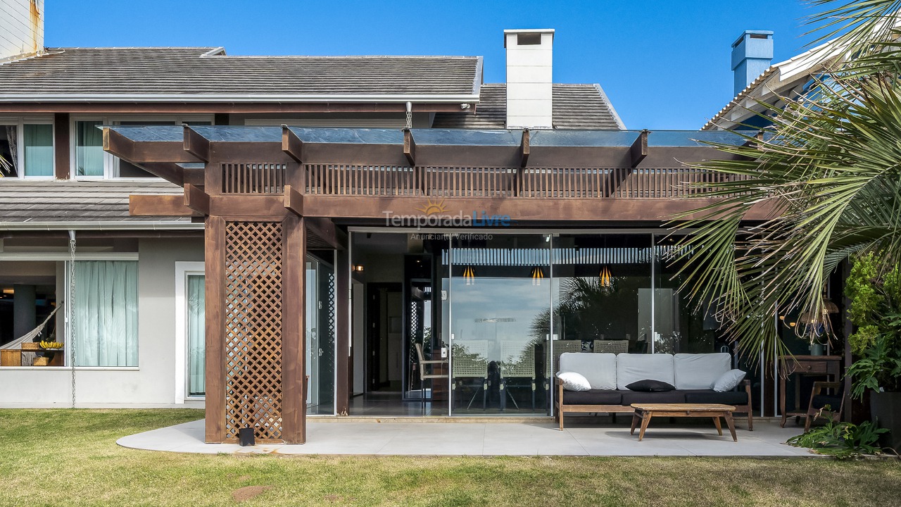 House for vacation rental in Bombinhas (Canto Grande)