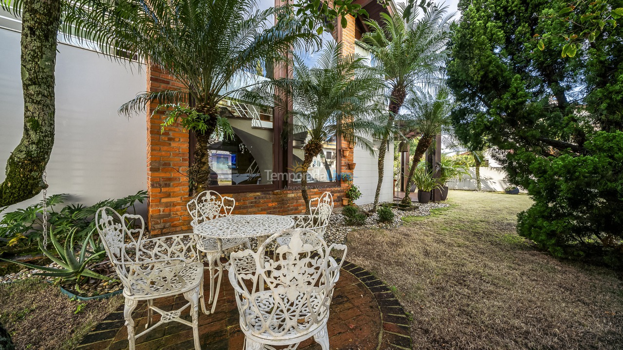 House for vacation rental in Bombinhas (Canto Grande)