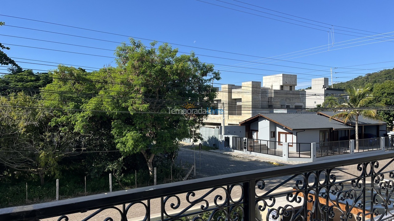 Casa para alquiler de vacaciones em Bombinhas (Praia de Bombas)