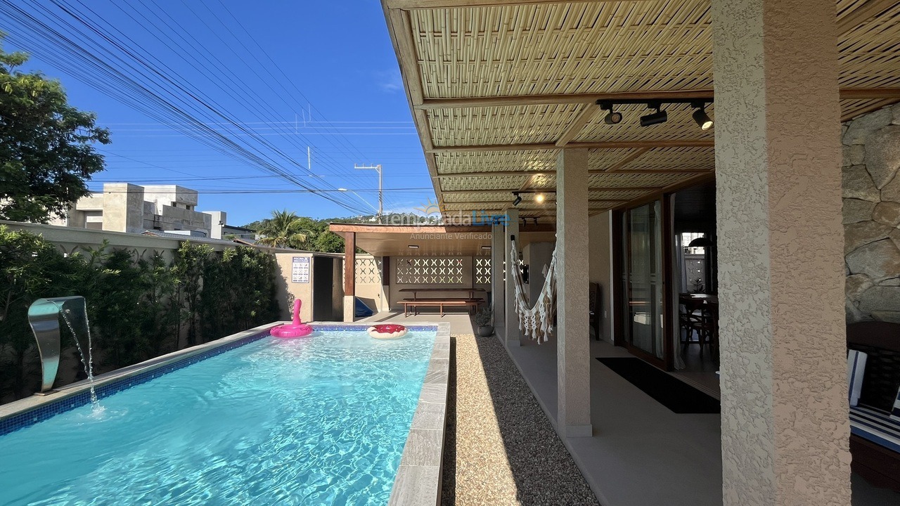 Casa para alquiler de vacaciones em Bombinhas (Praia de Bombas)