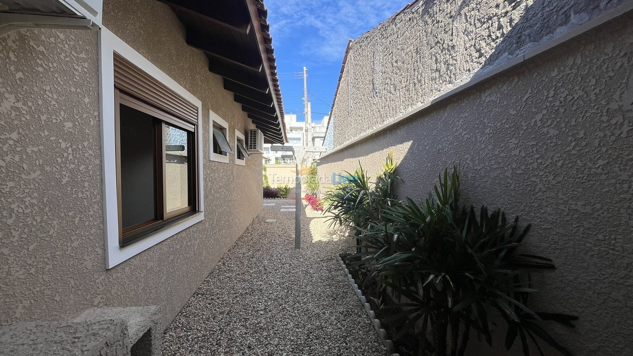 Casa para alquiler de vacaciones em Bombinhas (Praia de Bombas)