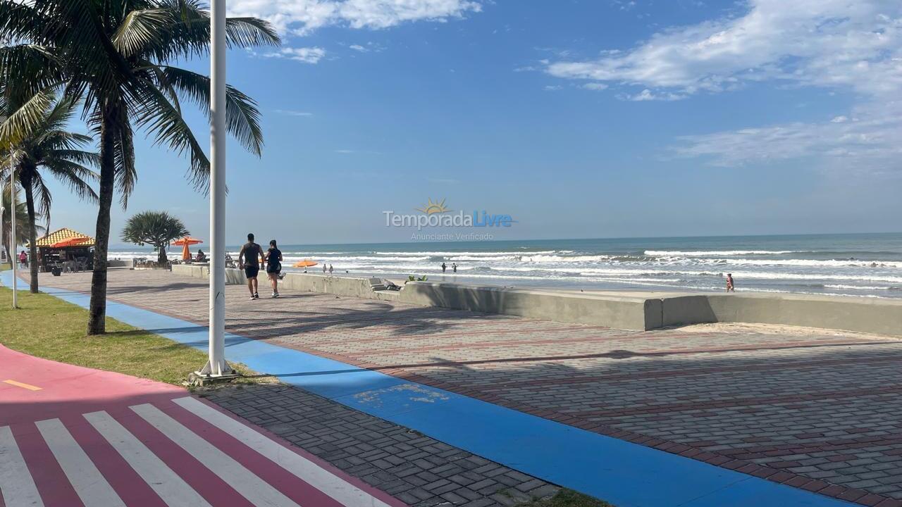 Apartamento para aluguel de temporada em Mongaguá (Centro)