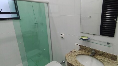 Casa p/ 16 pessoas • 2 min a pé da praia • 4 vagas • Churrasqueira