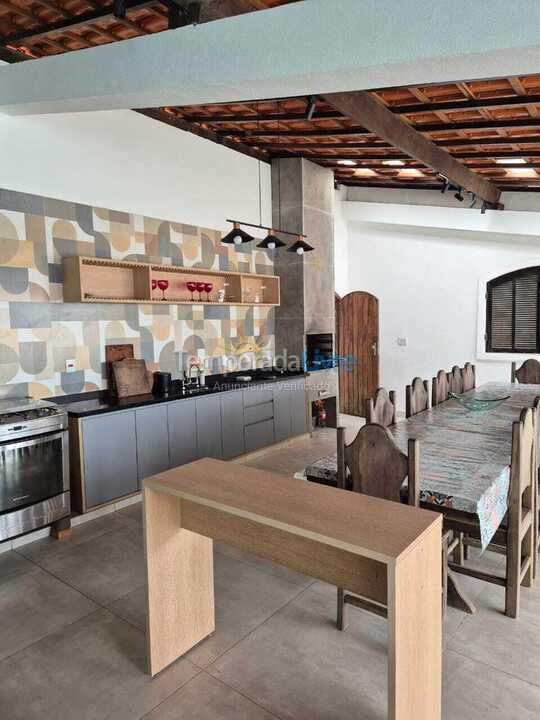Casa para aluguel de temporada em Bertioga (Vista Linda)