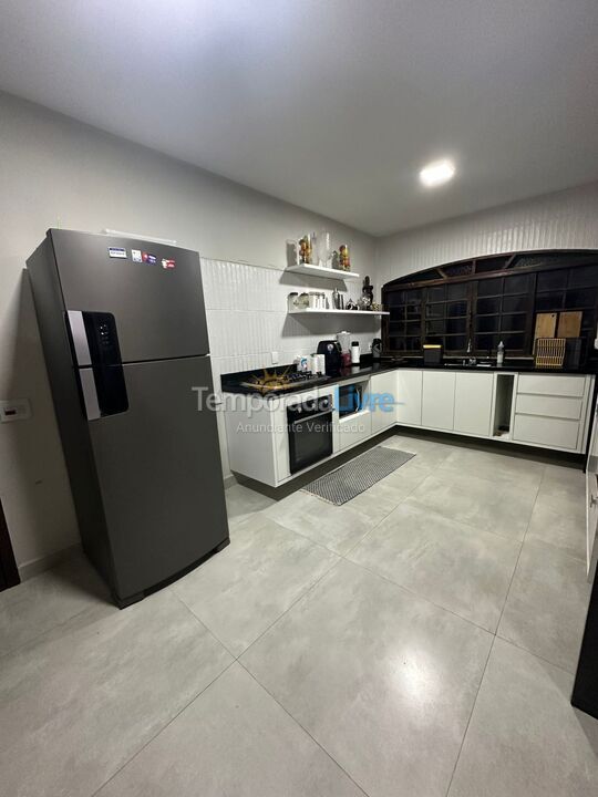 Casa para aluguel de temporada em Bertioga (Vista Linda)