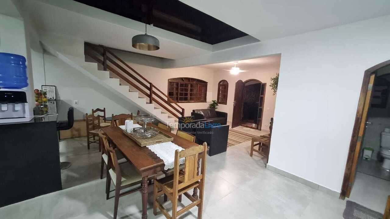 Casa para aluguel de temporada em Bertioga (Vista Linda)