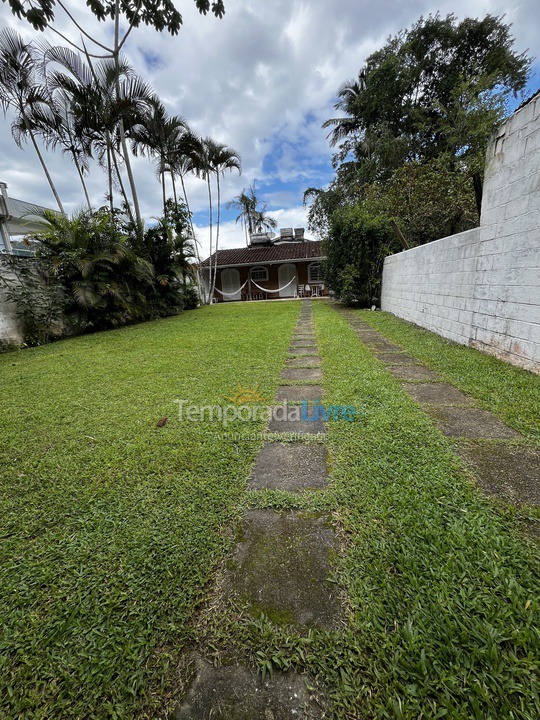 Casa para alquiler de vacaciones em Ubatuba (Praia do Lázaro)
