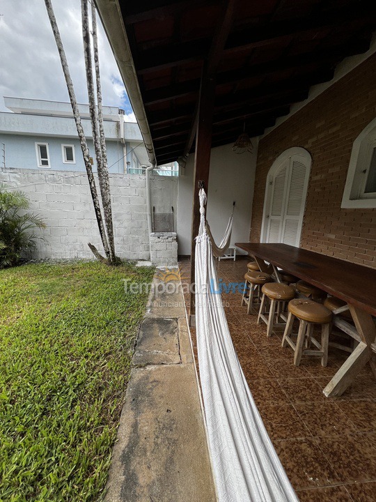Casa para alquiler de vacaciones em Ubatuba (Praia do Lázaro)