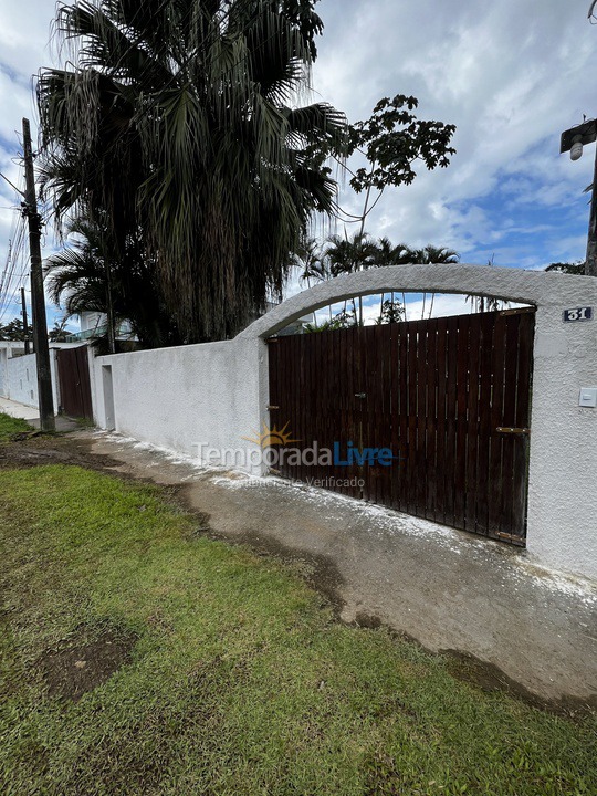 Casa para alquiler de vacaciones em Ubatuba (Praia do Lázaro)