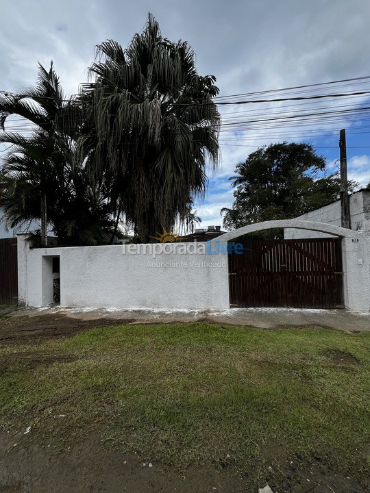 Casa para alquiler de vacaciones em Ubatuba (Praia do Lázaro)