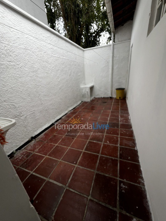 Casa para alquiler de vacaciones em Ubatuba (Praia do Lázaro)