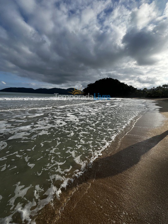 Casa para alquiler de vacaciones em Ubatuba (Praia do Lázaro)
