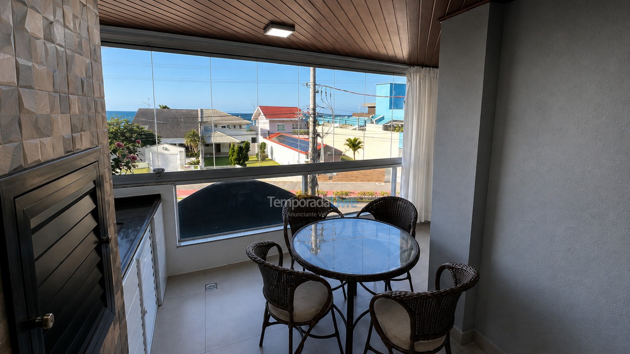 Apartamento para aluguel de temporada em Bombinhas (Praia de Bombas)