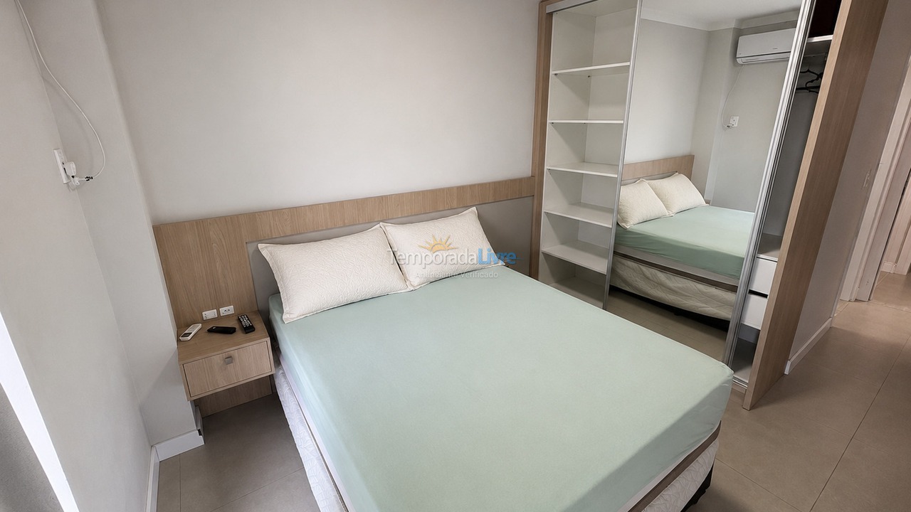 Apartamento para aluguel de temporada em Bombinhas (Praia de Bombas)