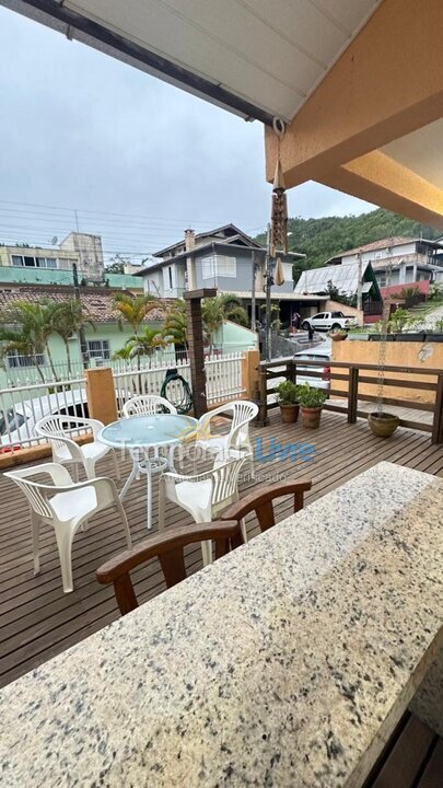Casa para aluguel de temporada em Bombinhas (Praia da Conceição)