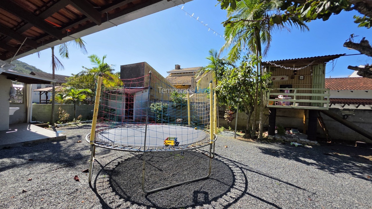 Casa para aluguel de temporada em São Francisco do Sul (Itaguaçu)