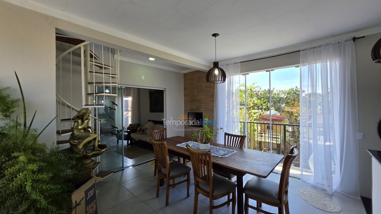Casa para aluguel de temporada em São Francisco do Sul (Itaguaçu)