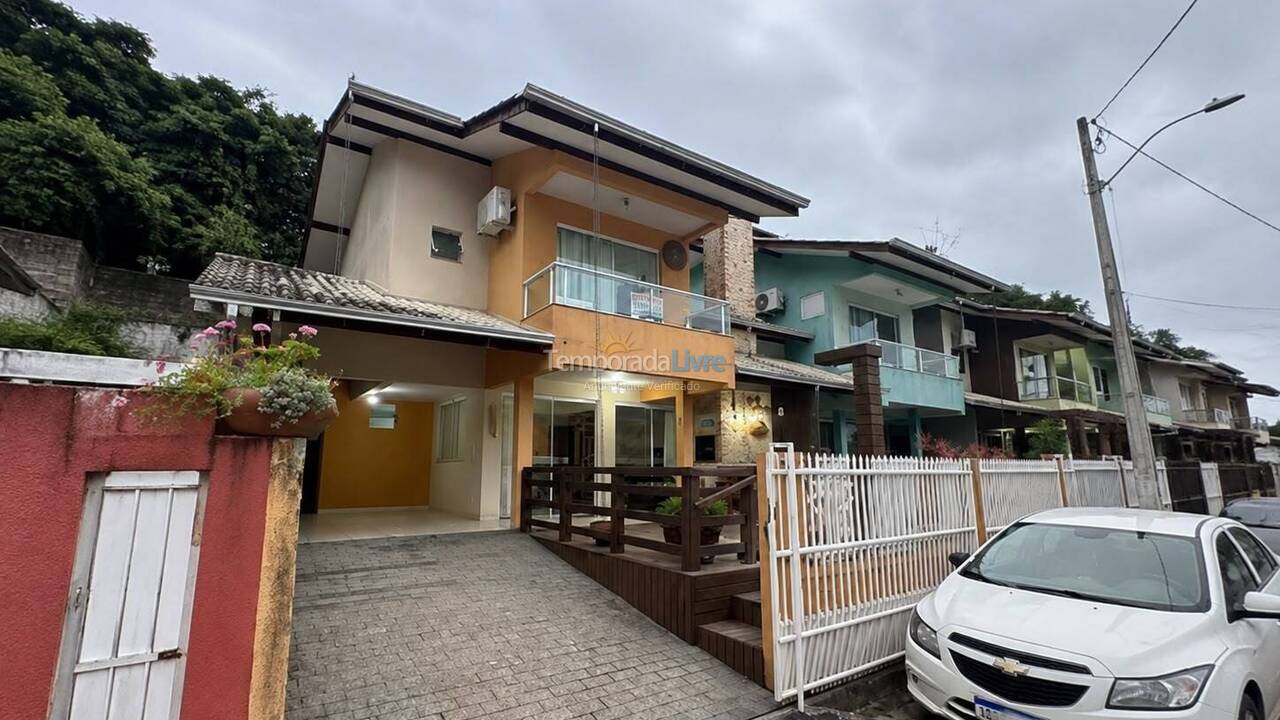 Casa para aluguel de temporada em Bombinhas (Praia da Conceição)