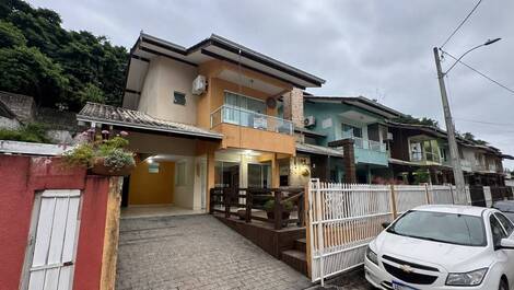 Casa para alugar em Bombinhas - Praia da Conceição