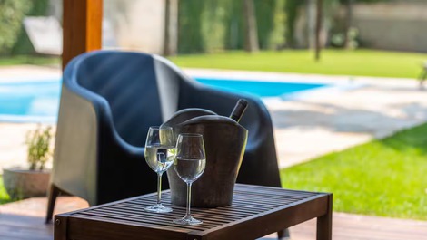 Hermosa casa de alto estándar con piscina en Praia de Mariscal