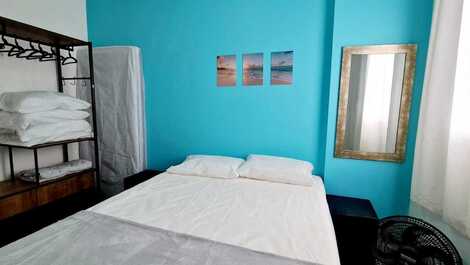 Apartamento con piscina disponible, con vistas al mar y balcón gourmet.